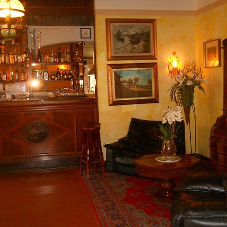 Hotel Il Rustichello Lonato Eksteriør billede