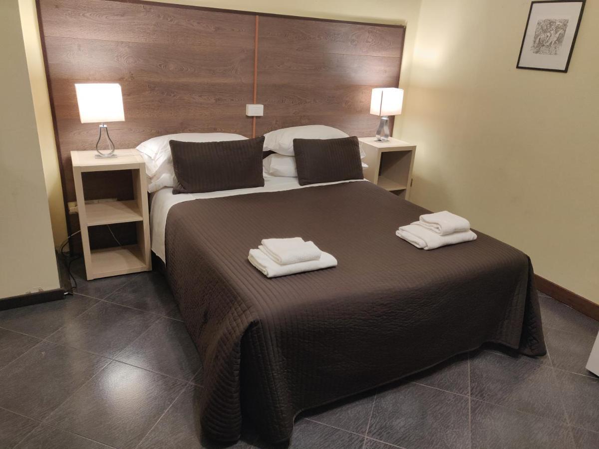 Hotel Il Rustichello Lonato Eksteriør billede