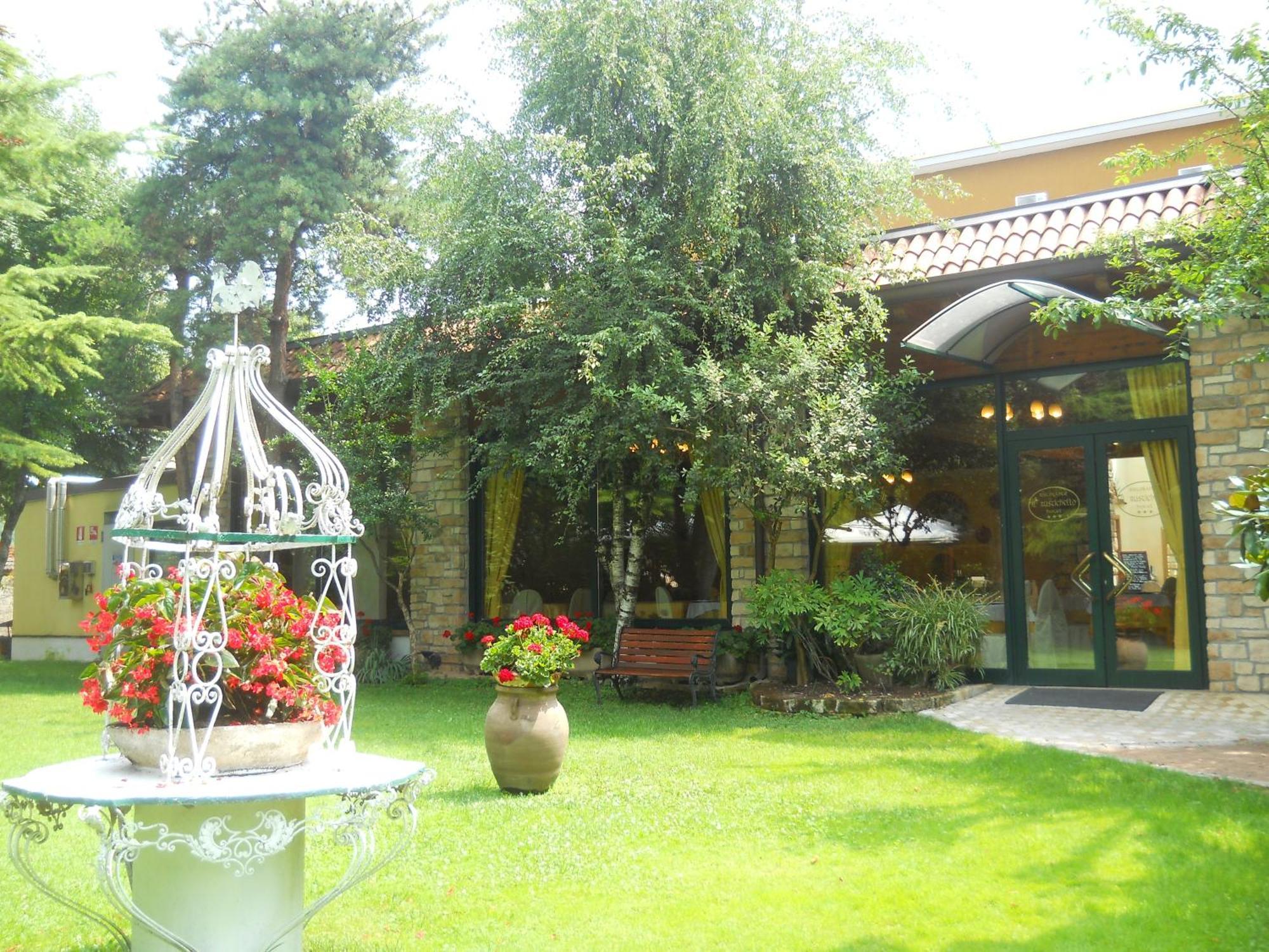 Hotel Il Rustichello Lonato Eksteriør billede
