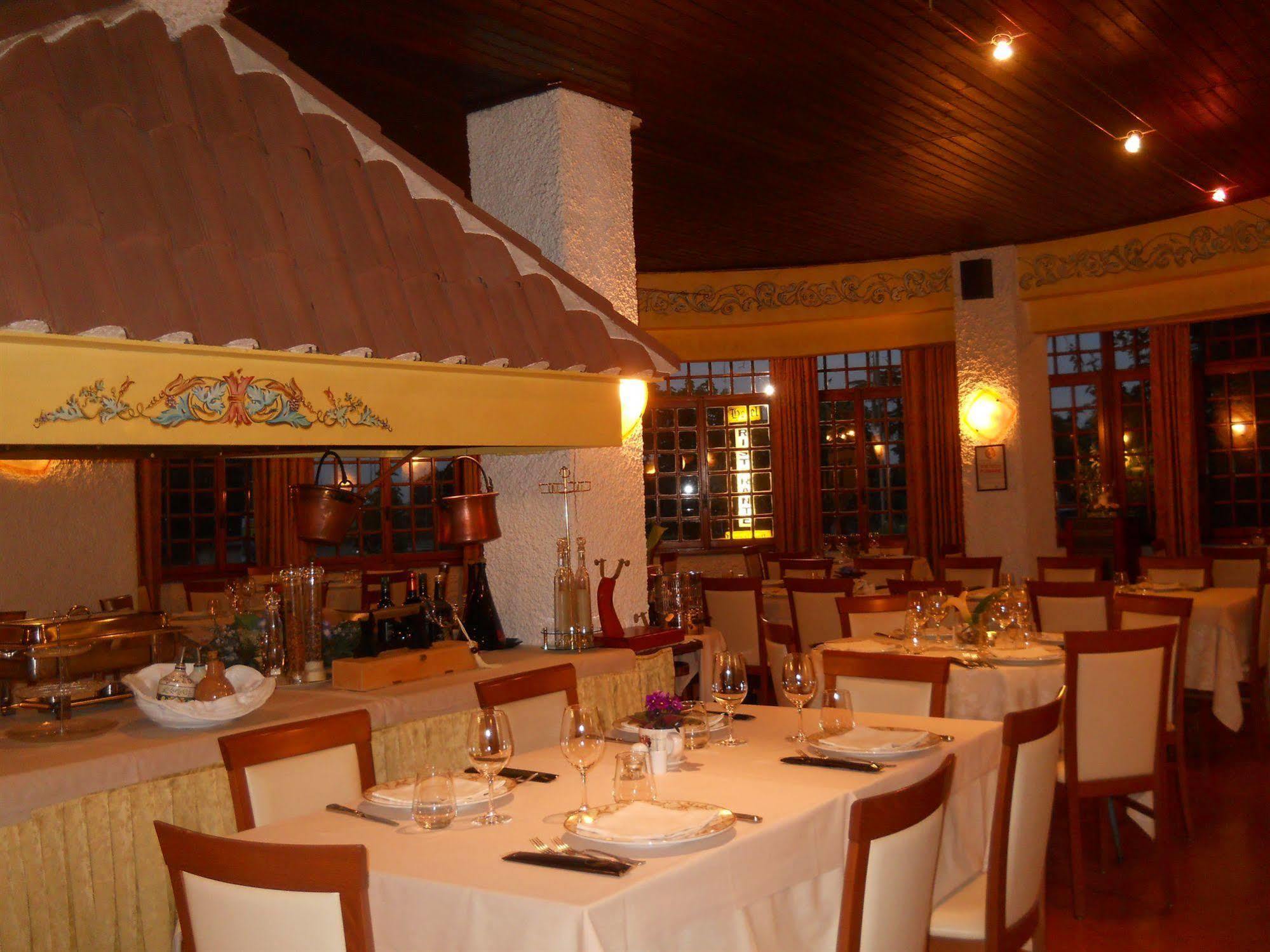 Hotel Il Rustichello Lonato Eksteriør billede