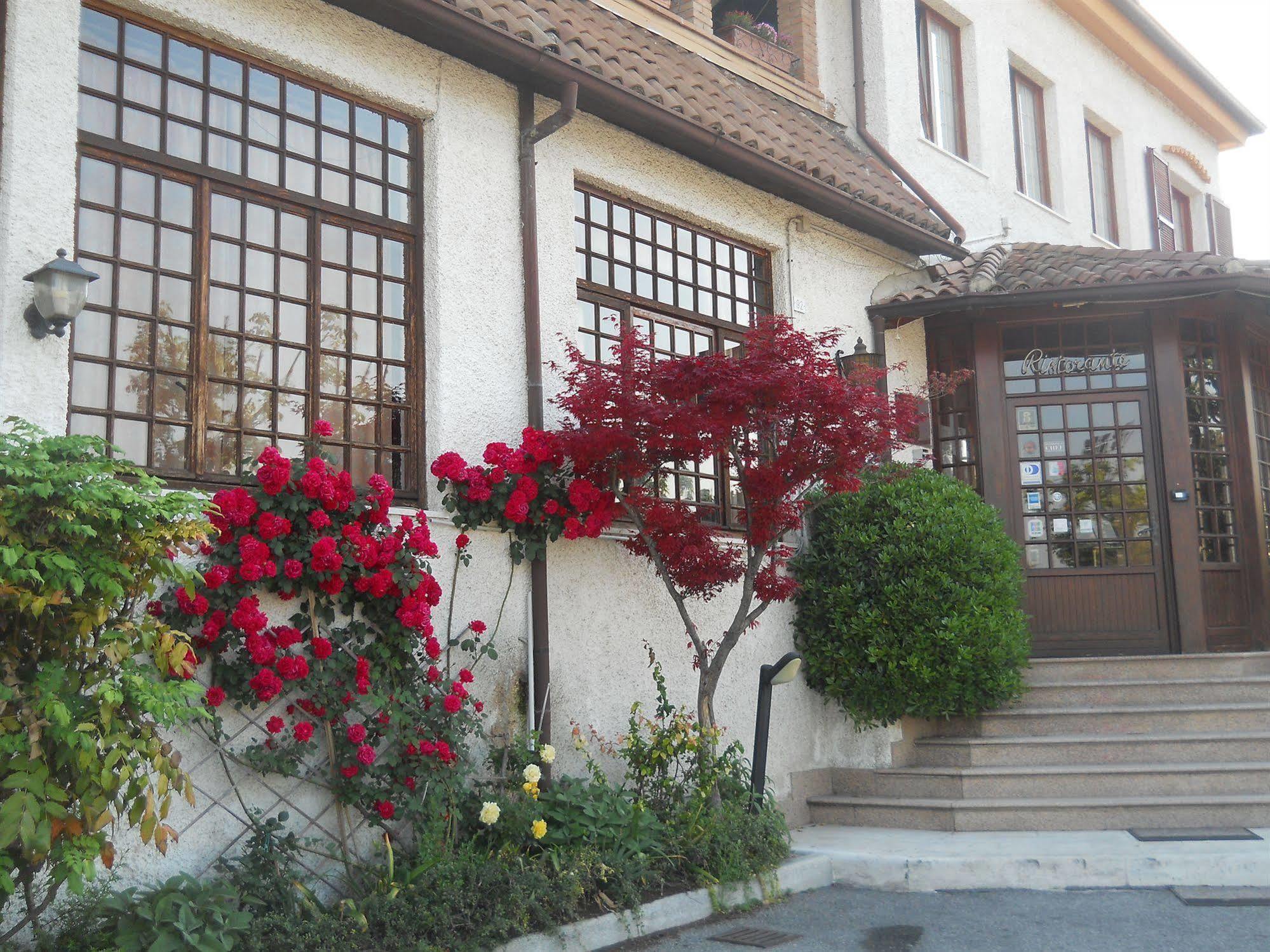 Hotel Il Rustichello Lonato Eksteriør billede